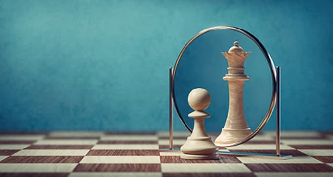 Showing pawn as queen in mirror